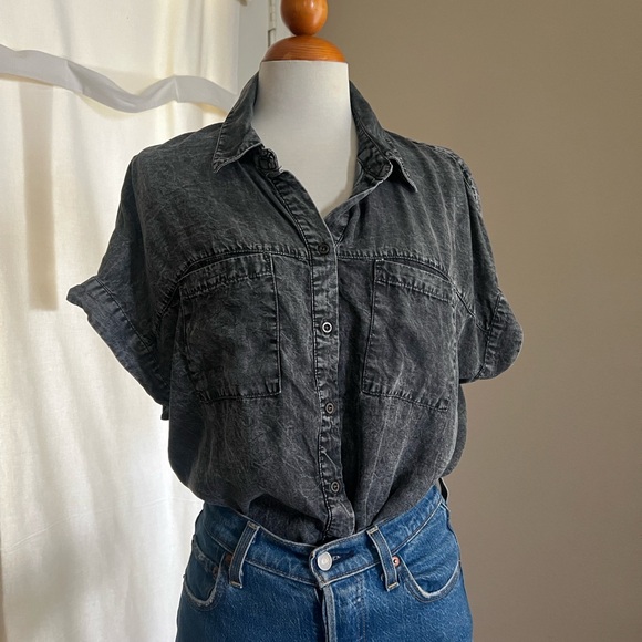 Jane + Delaney Button Down Top - Picture 1 of 7